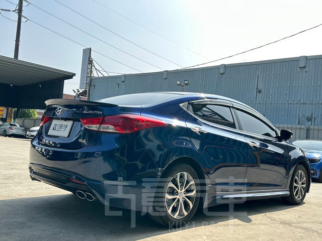 HYUNDAI現代 ELANTRA  第7張相片