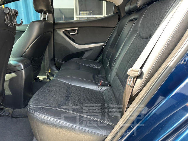 HYUNDAI現代 ELANTRA  第9張相片