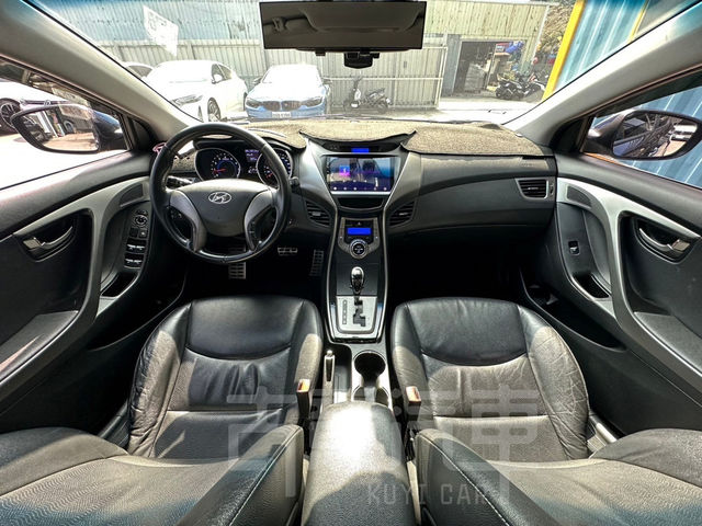 HYUNDAI現代 ELANTRA  第11張相片