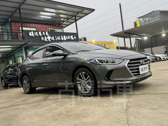 HYUNDAI現代 ELANTRA  第3張相片
