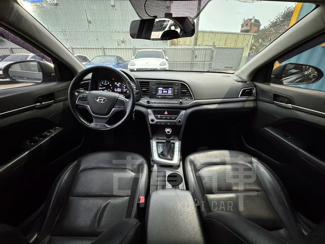 HYUNDAI現代 ELANTRA  第11張相片