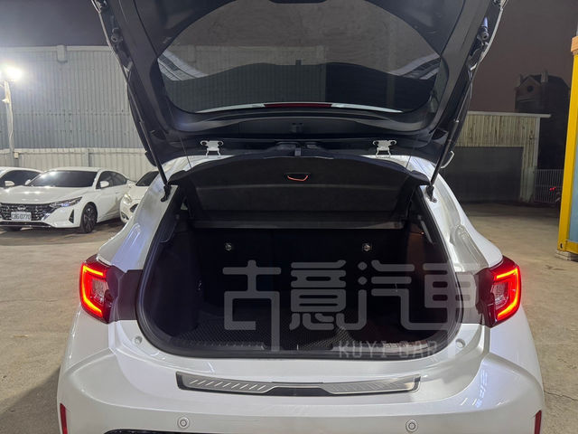 TOYOTA豐田 COROLLA SPORT  第11張相片