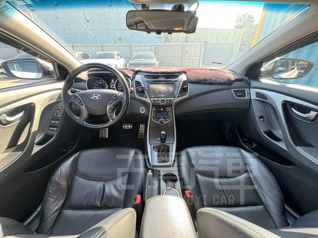 HYUNDAI現代 ELANTRA  第5張相片