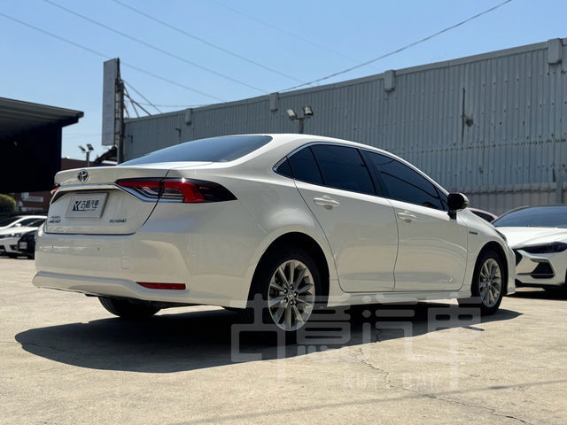 TOYOTA豐田 ALTIS  第4張相片