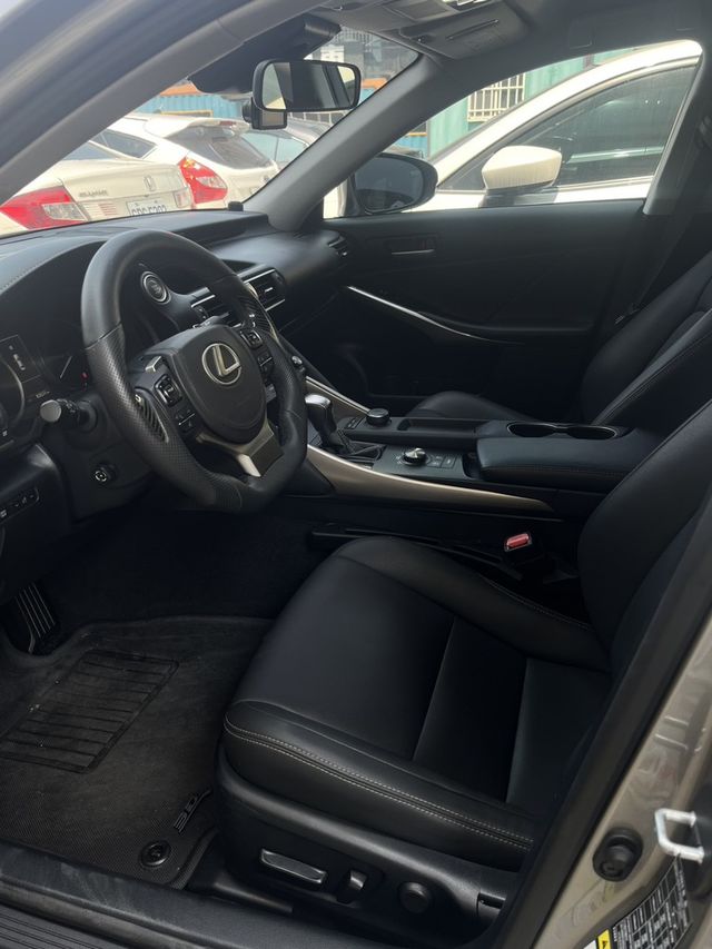 LEXUS凌志 IS 300  第5張相片