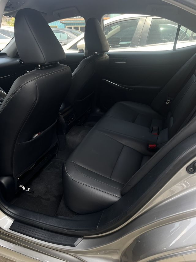 LEXUS凌志 IS 300  第6張相片