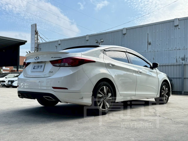 HYUNDAI現代 ELANTRA  第4張相片