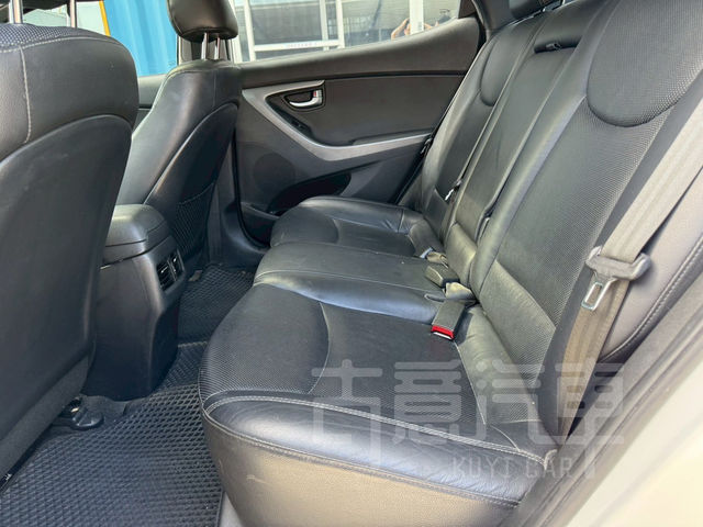 HYUNDAI現代 ELANTRA  第5張相片