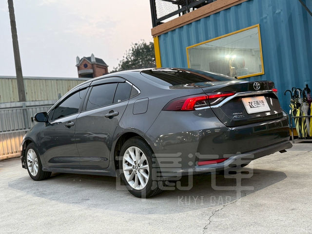 TOYOTA豐田 ALTIS  第3張相片