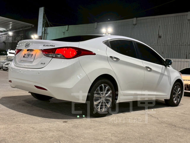 HYUNDAI現代 ELANTRA  第3張相片