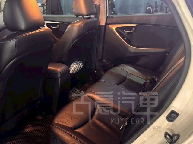 HYUNDAI現代 ELANTRA  第5張相片