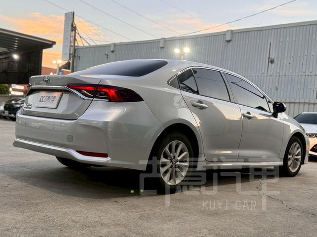 TOYOTA豐田 ALTIS  第3張相片