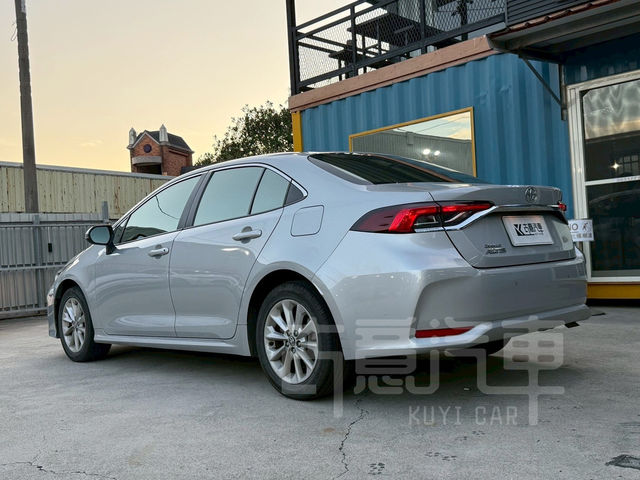 TOYOTA豐田 ALTIS  第3張相片
