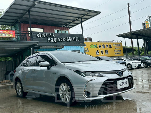 TOYOTA豐田 ALTIS  第2張相片
