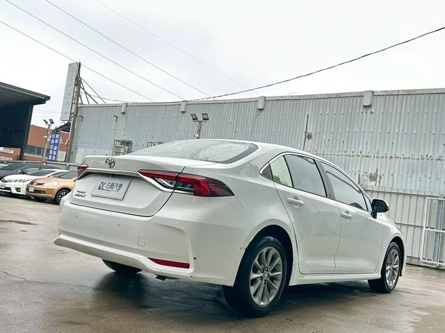TOYOTA豐田 ALTIS  第3張相片