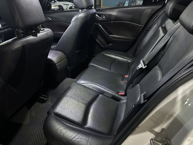 MAZDA馬自達 MAZDA 3  第6張相片