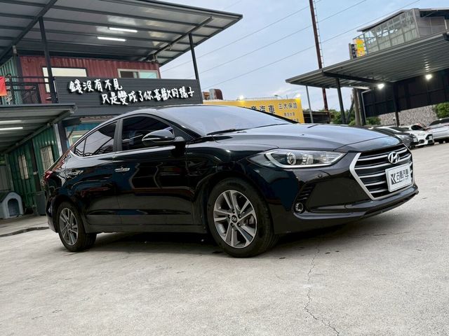 HYUNDAI現代 ELANTRA  第2張相片