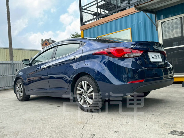 HYUNDAI現代 ELANTRA  第3張相片