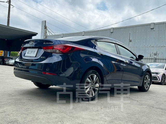 HYUNDAI現代 ELANTRA  第4張相片