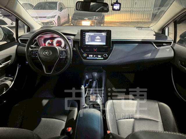 TOYOTA豐田 ALTIS  第6張相片