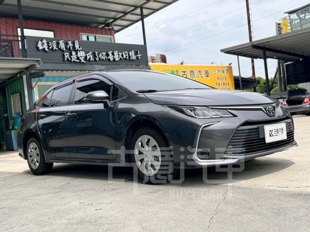TOYOTA豐田 ALTIS  第2張相片