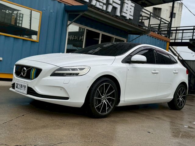 VOLVO富豪 V40  第1張相片