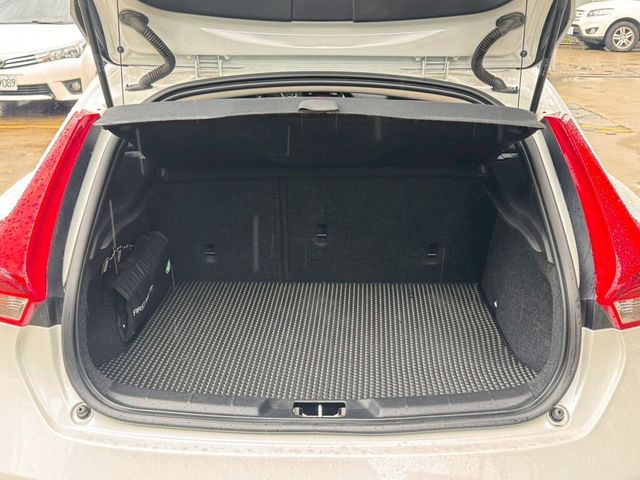 VOLVO富豪 V40  第6張相片