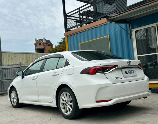 TOYOTA豐田 ALTIS  第3張相片