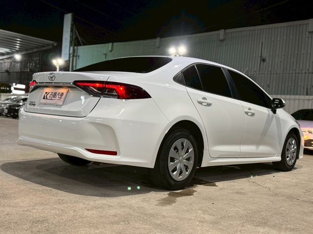 TOYOTA豐田 ALTIS  第3張相片