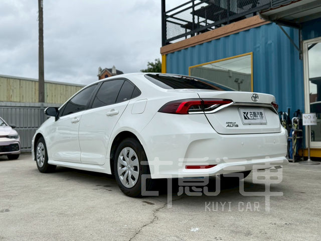 TOYOTA豐田 ALTIS  第3張相片