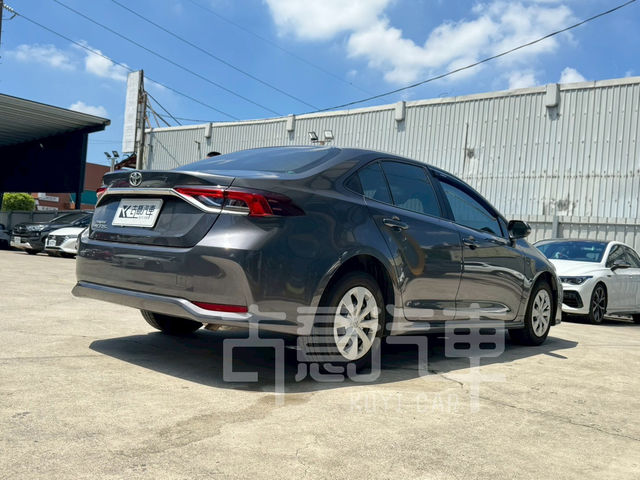 TOYOTA豐田 ALTIS  第4張相片