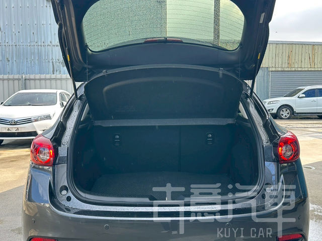 MAZDA馬自達 MAZDA 3  第6張相片