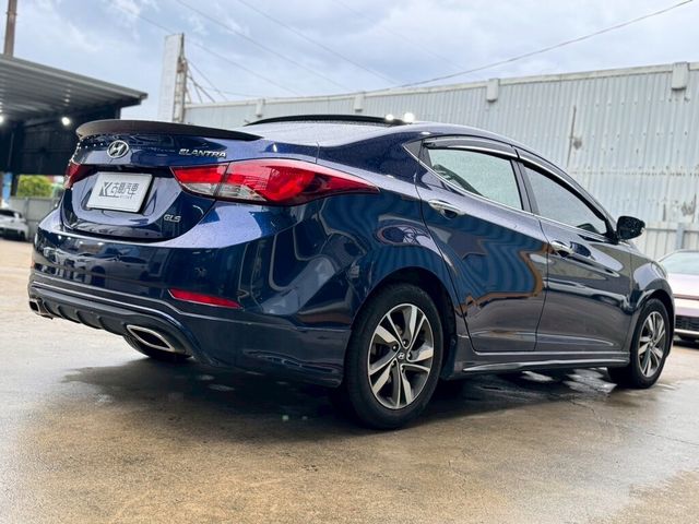 HYUNDAI現代 ELANTRA  第3張相片