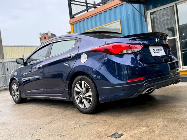 HYUNDAI現代 ELANTRA  第4張相片