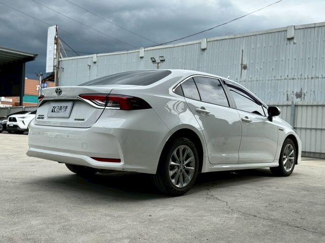 TOYOTA豐田 ALTIS  第3張相片
