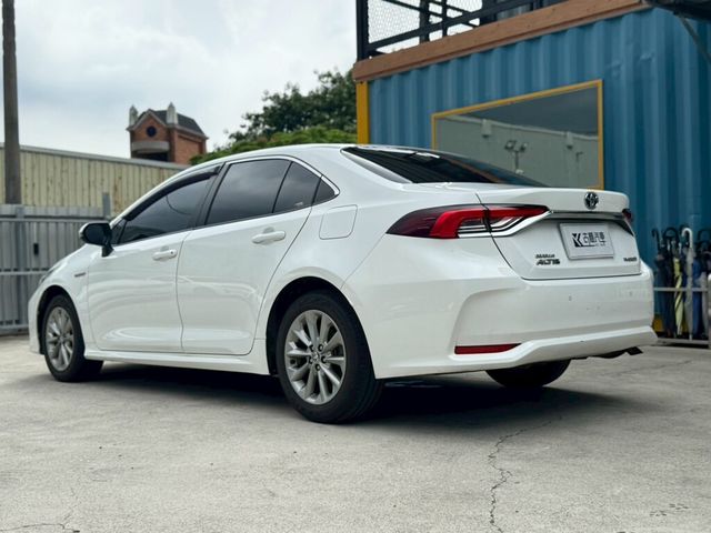 TOYOTA豐田 ALTIS  第4張相片