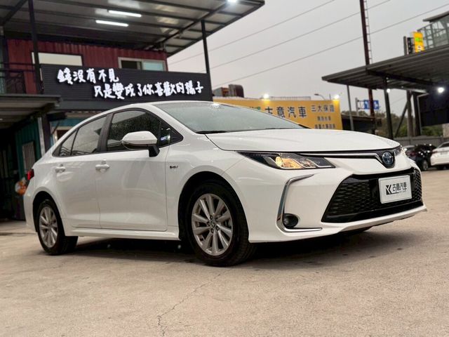 TOYOTA豐田 COROLLA ALTIS HYBRID  第2張相片