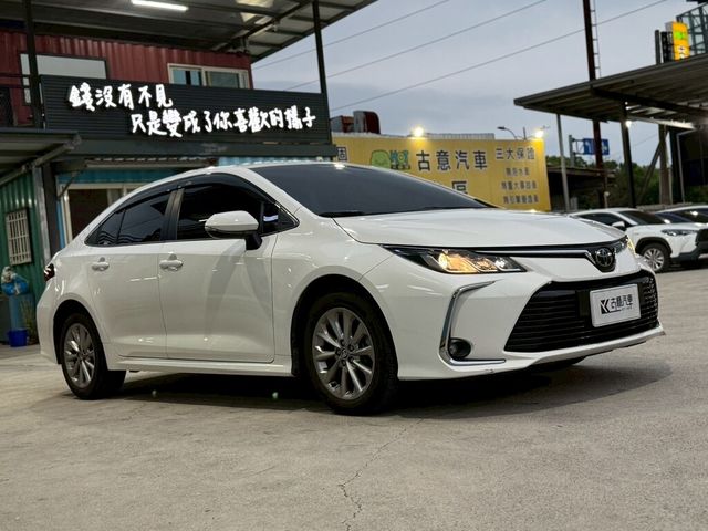 TOYOTA豐田 ALTIS  第2張相片