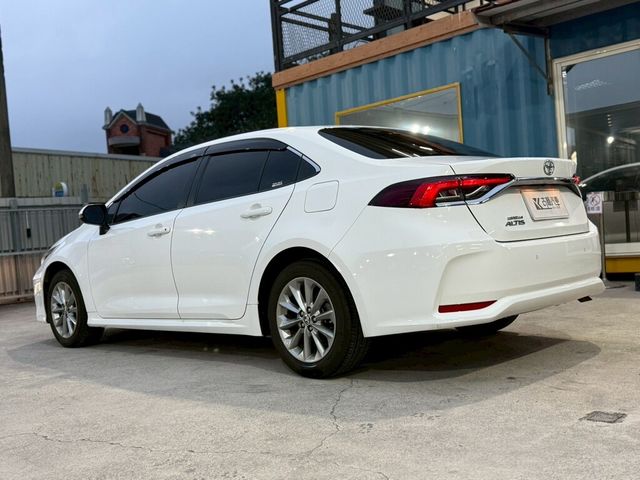 TOYOTA豐田 ALTIS  第3張相片