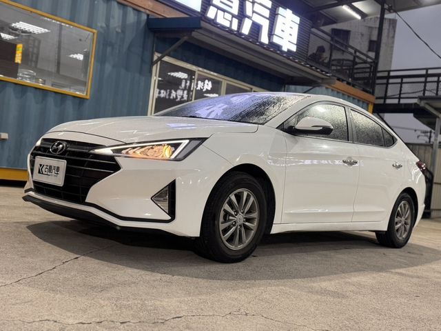 HYUNDAI現代 ELANTRA  第1張相片