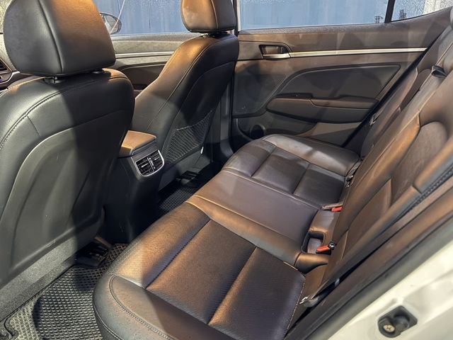 HYUNDAI現代 ELANTRA  第6張相片