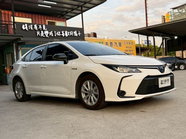 TOYOTA豐田 ALTIS  第2張相片