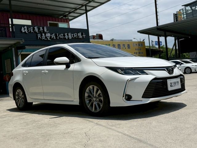 TOYOTA豐田 ALTIS  第2張相片
