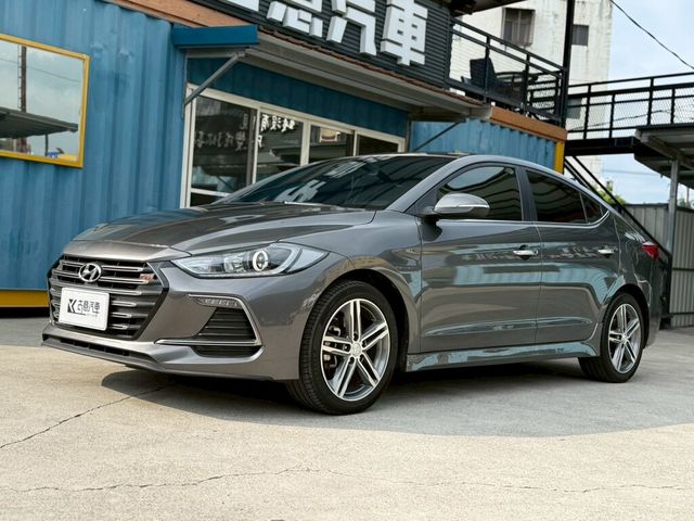 HYUNDAI現代 ELANTRA  第1張相片