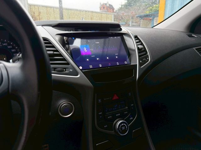 HYUNDAI現代 ELANTRA  第5張相片