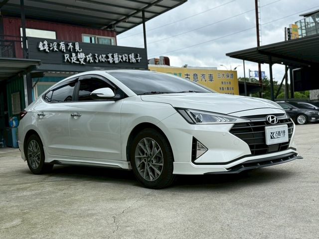 HYUNDAI現代 ELANTRA  第2張相片