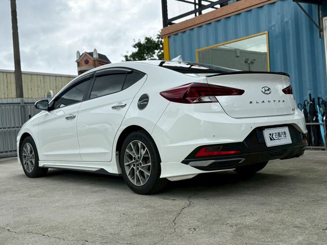 HYUNDAI現代 ELANTRA  第4張相片