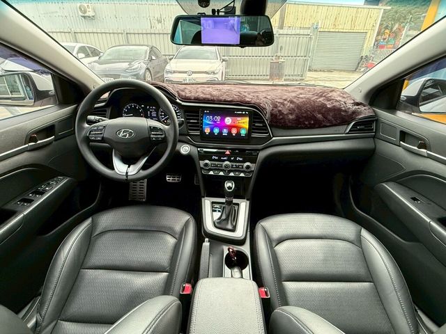 HYUNDAI現代 ELANTRA  第5張相片