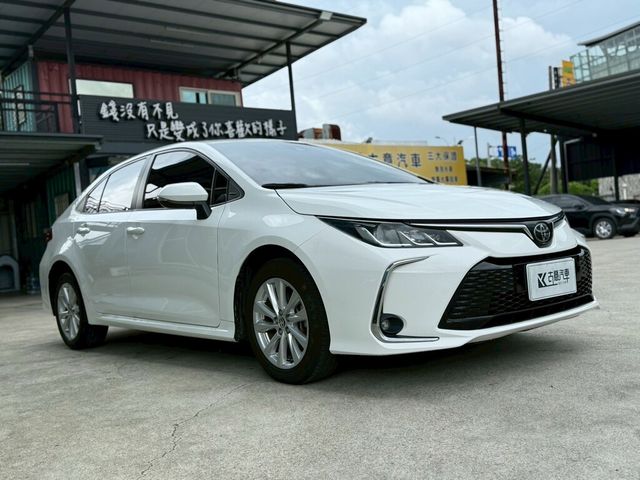 TOYOTA豐田 ALTIS  第2張相片