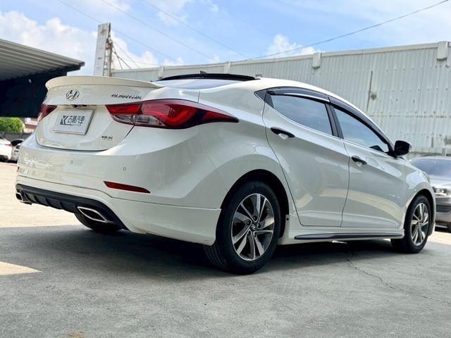 HYUNDAI現代 ELANTRA  第4張相片